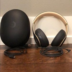 Beats studio 3 wireless gold edition